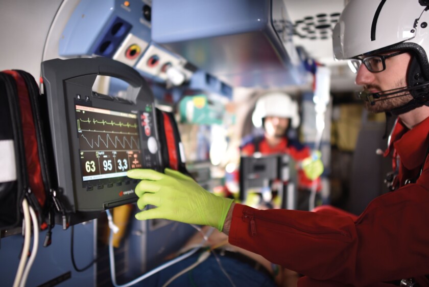 Medizin,Notfall,Defibrillator,Rettungshubschrauber,Rettungsarzt,Rettungseinsatz