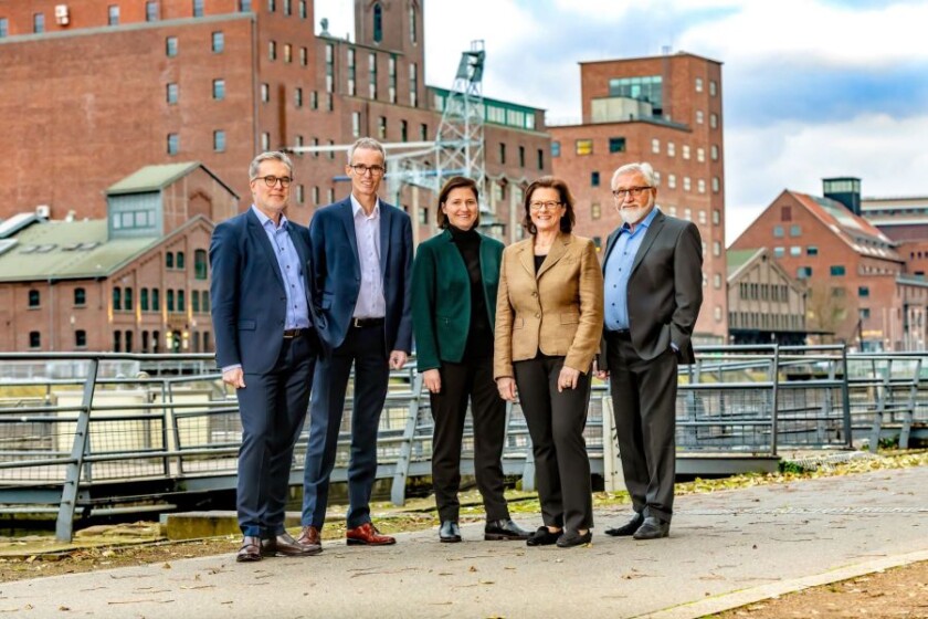 (v.l.n.r.): Franklin Hünger, Christian Müller-Kemler sowie Eleonora, Rosemarie und Wilfried Groos