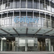Schriftzug,Eingang,Versicherung,Gebäude,Außen