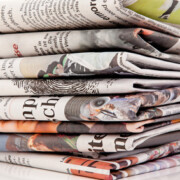 Web,Medien,Tageszeitung,Presse,Zeitungsstapel,Lokalzeitung,Stapel