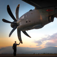 RM02/13,Print,Mann,Flugzeug,Propeller,Militär,Aerospace,United Technologies Corporation